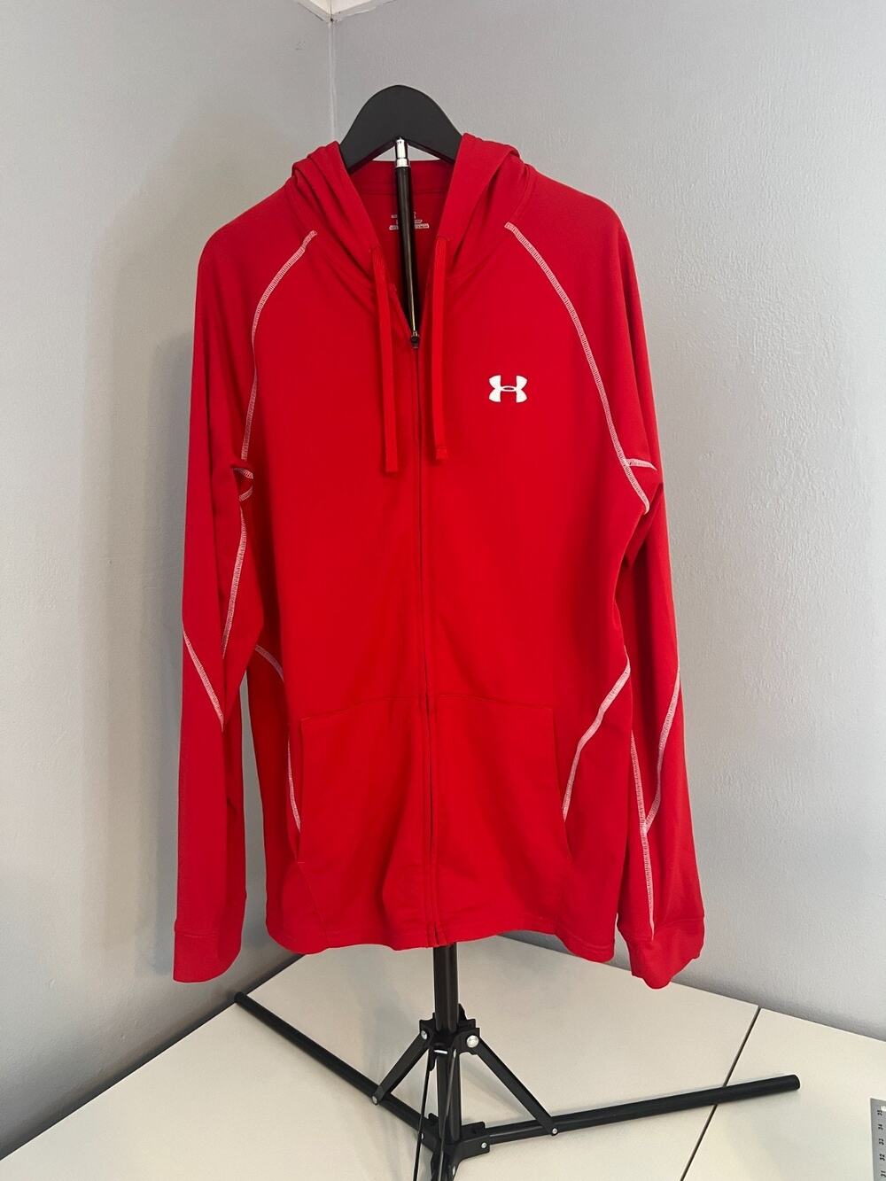 Under Armour HeatGear Hoodie Mens L Red Contrast Stitch Kangaroo Pocket Full Zip